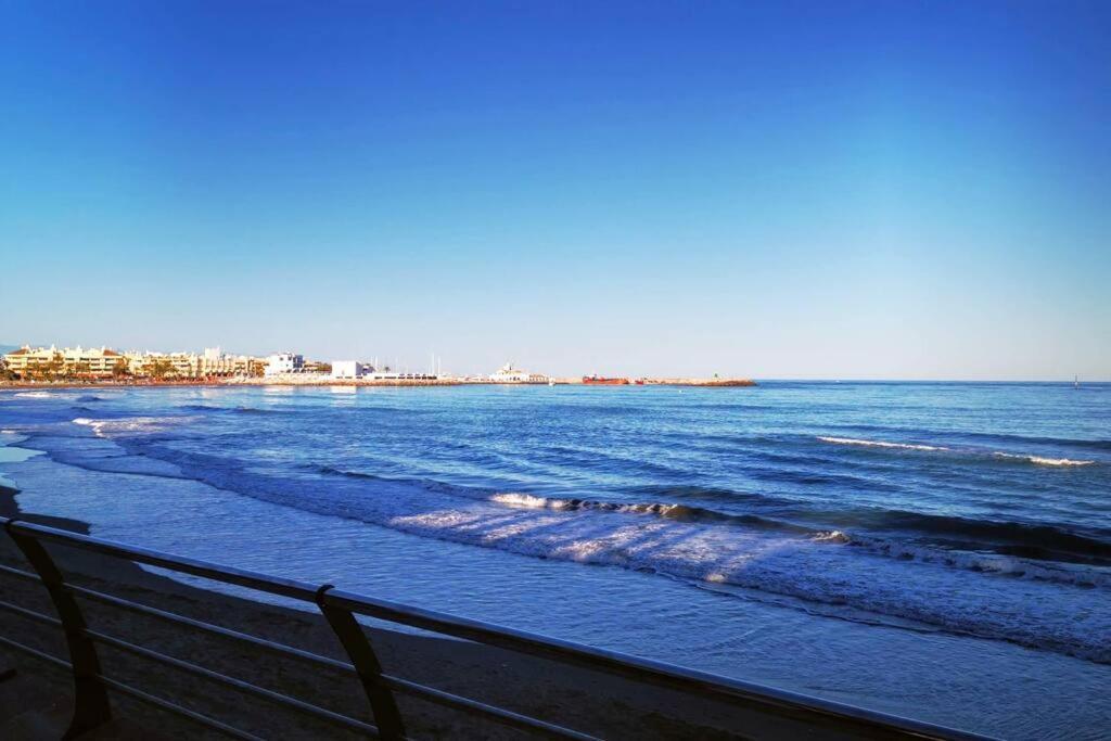 Beautiful Sea Views Cozy Apartment 350 M From Beach بينالماذينا المظهر الخارجي الصورة