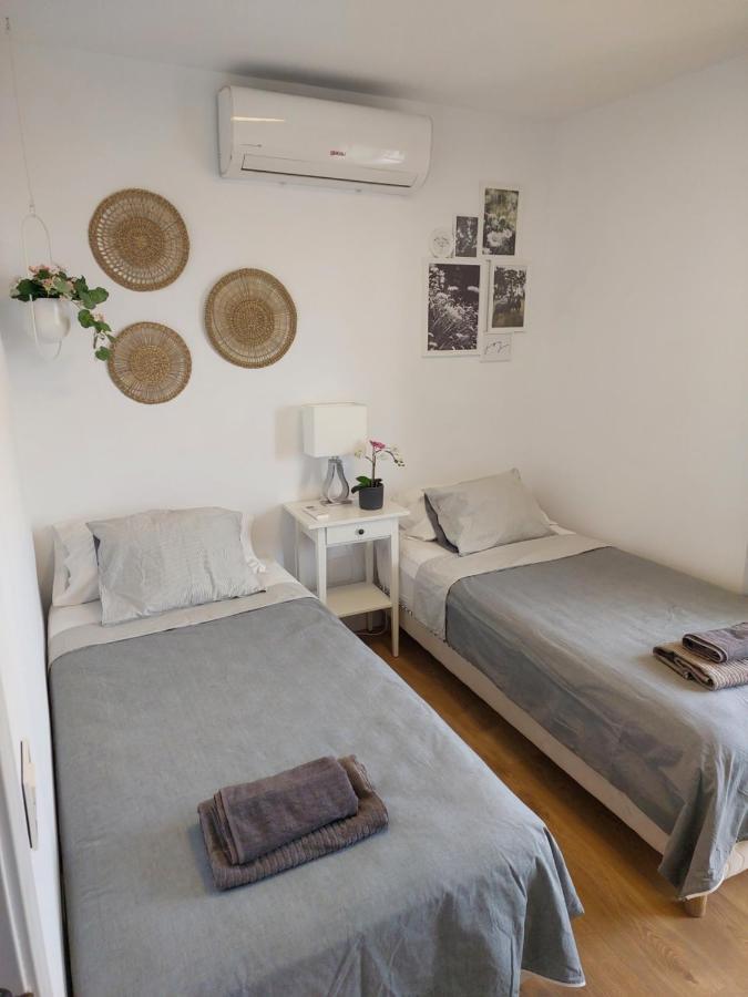 Beautiful Sea Views Cozy Apartment 350 M From Beach بينالماذينا المظهر الخارجي الصورة